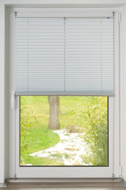 Klemmfix-Plissee "THERMO" Silberne Rückseite, Verdunklung, ohne Bohren, verspannt in Weiß
